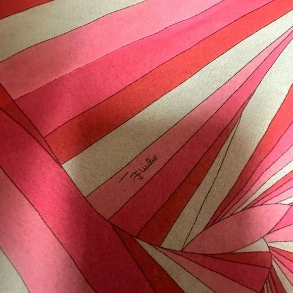 Vintage Pucci scarf - Picture 9 of 11